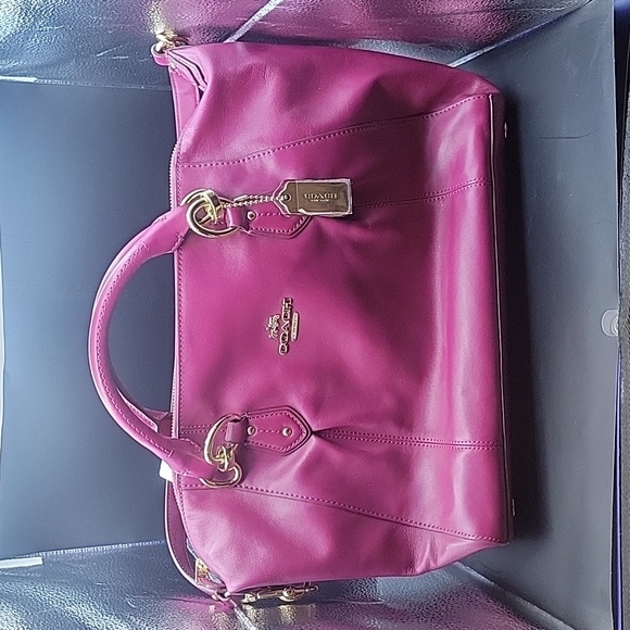 Coach Colette Leather Shoulder/Handbag, Fuchsia color, Soft Smooth Leather, NWT - Picture 1 of 10